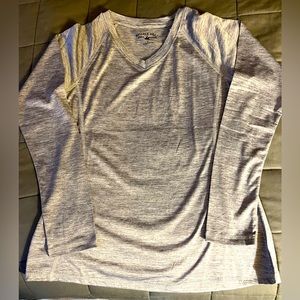 Women’s active shirt